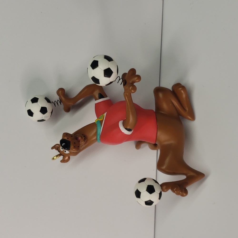 Hallmark Keepsake 2004 Ornament Heads-Up Play Scooby-Doo EUC No Box